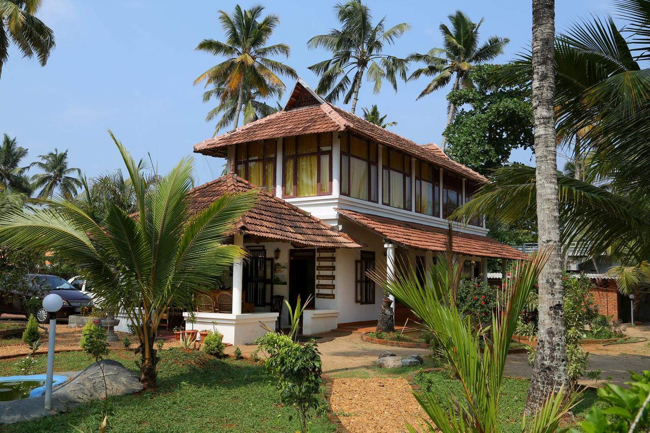 Pozhiyoram Ayurveda Beach Resort Alappuzha Exteriör bild
