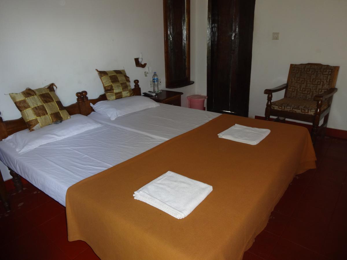 Pozhiyoram Ayurveda Beach Resort Alappuzha Exteriör bild