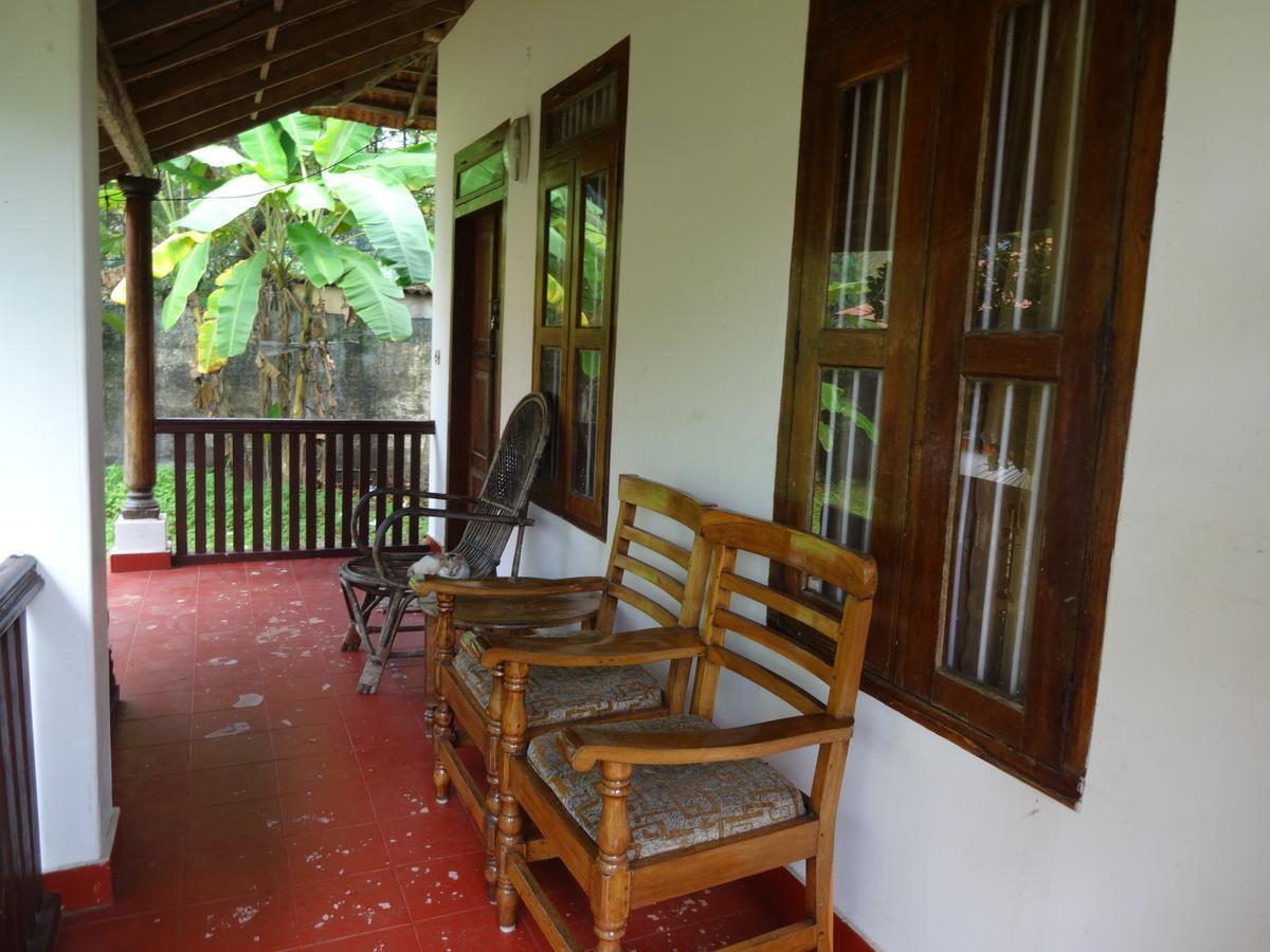 Pozhiyoram Ayurveda Beach Resort Alappuzha Exteriör bild