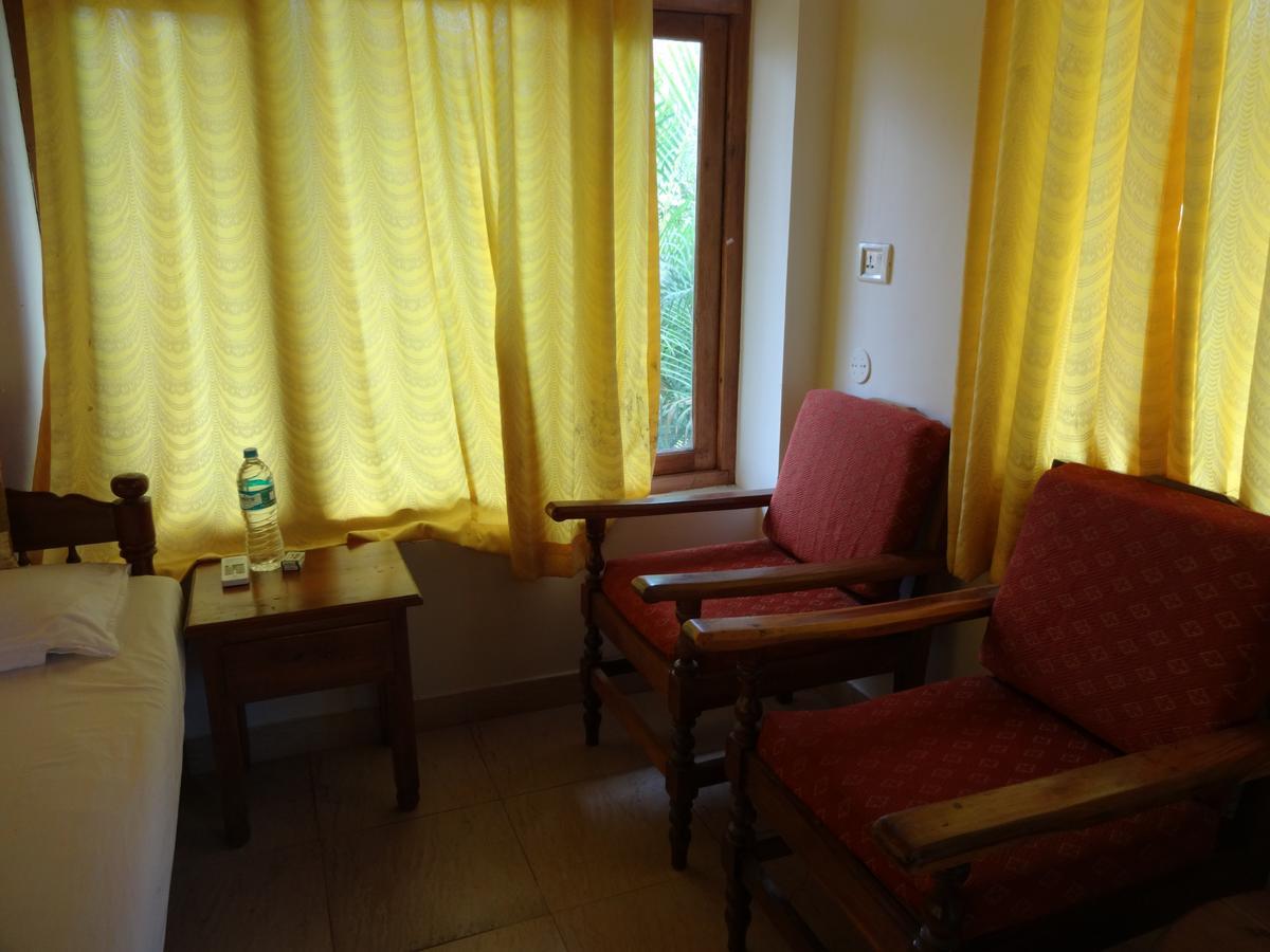 Pozhiyoram Ayurveda Beach Resort Alappuzha Exteriör bild
