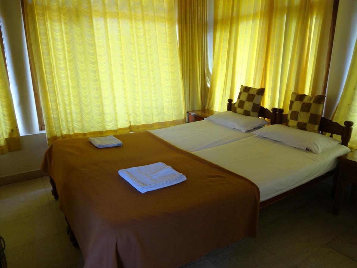 Pozhiyoram Ayurveda Beach Resort Alappuzha Exteriör bild